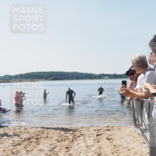 22.06.2025 - Viking Triathlon MichiJ http://msf.ph/oto/8063745 22.06.2025 10:25:59 Schwimmen 49, 617, 642 meine-sportfotos.de
