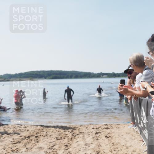 22.06.2025 - Viking Triathlon MichiJ http://msf.ph/oto/8063747 22.06.2025 10:25:59 Schwimmen 49, 617, 642 meine-sportfotos.de