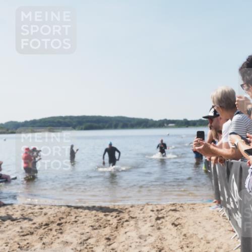 22.06.2025 - Viking Triathlon MichiJ http://msf.ph/oto/8063749 22.06.2025 10:25:59 Schwimmen 49, 617, 642 meine-sportfotos.de