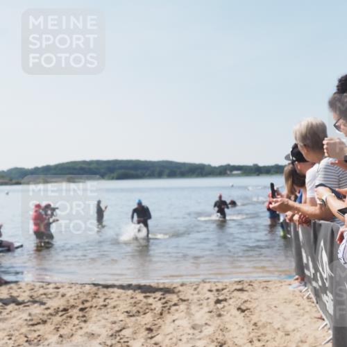 22.06.2025 - Viking Triathlon MichiJ http://msf.ph/oto/8063754 22.06.2025 10:26:00 Schwimmen 49, 617, 642 meine-sportfotos.de