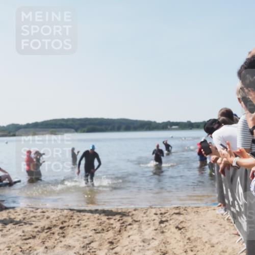 22.06.2025 - Viking Triathlon MichiJ http://msf.ph/oto/8063761 22.06.2025 10:26:02 Schwimmen 9, 49, 617, 642 meine-sportfotos.de