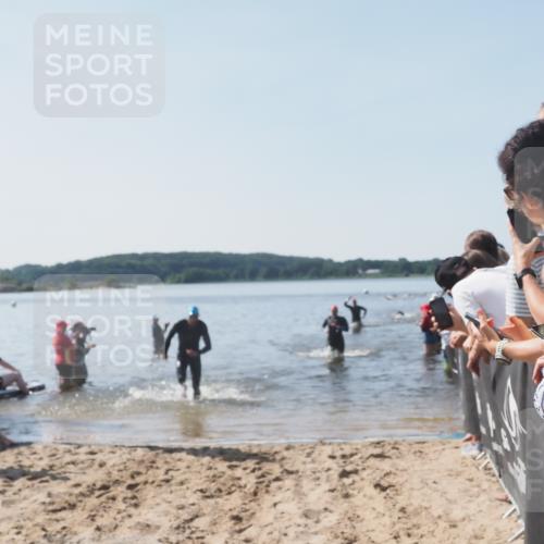 22.06.2025 - Viking Triathlon MichiJ http://msf.ph/oto/8063763 22.06.2025 10:26:02 Schwimmen 9, 49, 617, 642 meine-sportfotos.de
