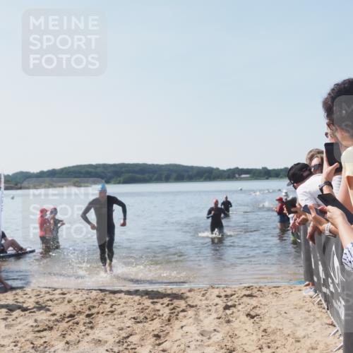 22.06.2025 - Viking Triathlon MichiJ http://msf.ph/oto/8063773 22.06.2025 10:26:03 Schwimmen 9, 49, 617, 642 meine-sportfotos.de