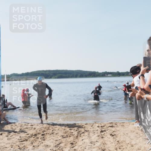 22.06.2025 - Viking Triathlon MichiJ http://msf.ph/oto/8063776 22.06.2025 10:26:04 Schwimmen 9, 49, 617, 642 meine-sportfotos.de