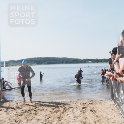 22.06.2025 - Viking Triathlon MichiJ http://msf.ph/oto/8063779 22.06.2025 10:26:04 Schwimmen 9, 49, 617, 642 meine-sportfotos.de