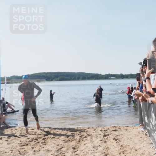 22.06.2025 - Viking Triathlon MichiJ http://msf.ph/oto/8063780 22.06.2025 10:26:04 Schwimmen 9, 49, 617, 642 meine-sportfotos.de