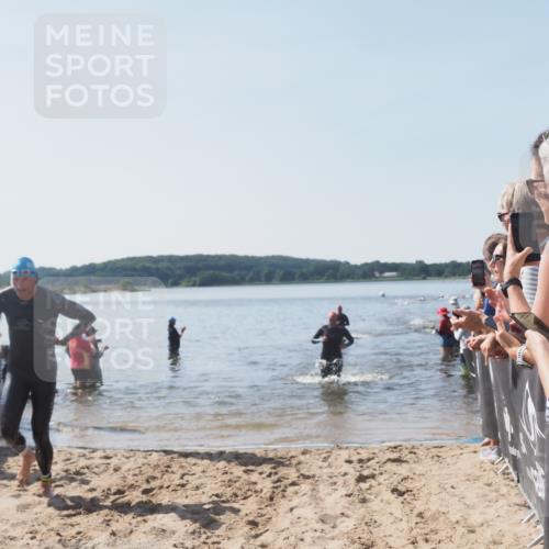 22.06.2025 - Viking Triathlon MichiJ http://msf.ph/oto/8063784 22.06.2025 10:26:05 Schwimmen 9, 49, 526, 617, 642 meine-sportfotos.de