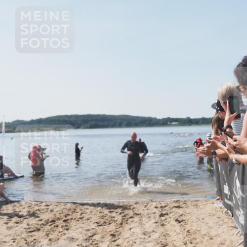 22.06.2025 - Viking Triathlon MichiJ http://msf.ph/oto/8063802 22.06.2025 10:26:07 Schwimmen 9, 49, 526, 617, 642 meine-sportfotos.de