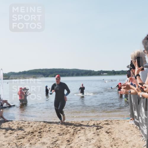 22.06.2025 - Viking Triathlon MichiJ http://msf.ph/oto/8063812 22.06.2025 10:26:08 Schwimmen 9, 526, 617, 642 meine-sportfotos.de