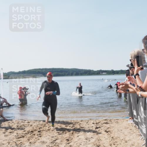 22.06.2025 - Viking Triathlon MichiJ http://msf.ph/oto/8063815 22.06.2025 10:26:09 Schwimmen 9, 526, 617, 642 meine-sportfotos.de