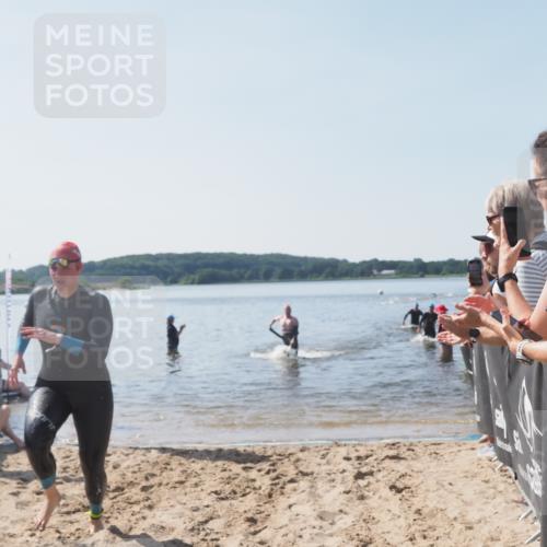 22.06.2025 - Viking Triathlon MichiJ http://msf.ph/oto/8063821 22.06.2025 10:26:09 Schwimmen 9, 526, 617, 642 meine-sportfotos.de