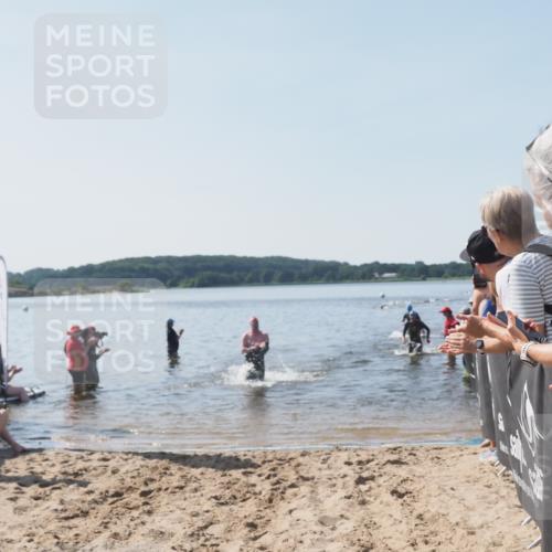 22.06.2025 - Viking Triathlon MichiJ http://msf.ph/oto/8063837 22.06.2025 10:26:12 Schwimmen 9, 526, 617 meine-sportfotos.de