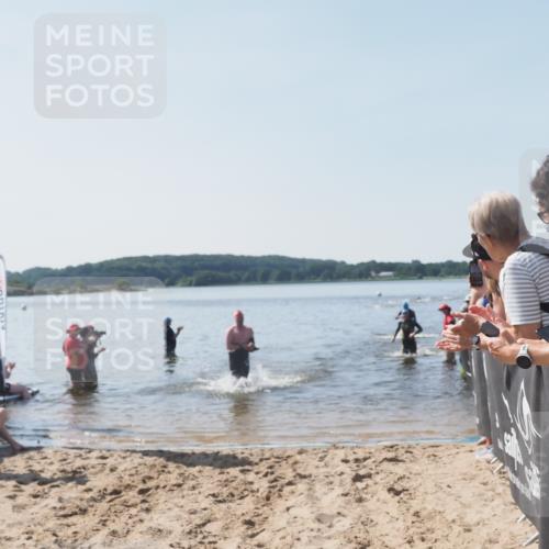 22.06.2025 - Viking Triathlon MichiJ http://msf.ph/oto/8063842 22.06.2025 10:26:12 Schwimmen 9, 526, 617 meine-sportfotos.de