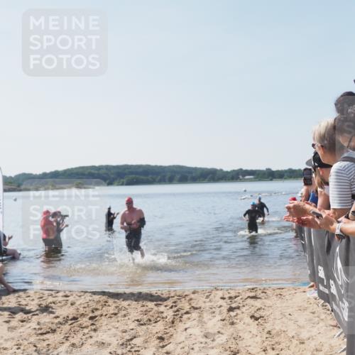 22.06.2025 - Viking Triathlon MichiJ http://msf.ph/oto/8063853 22.06.2025 10:26:14 Schwimmen 9, 526, 617 meine-sportfotos.de
