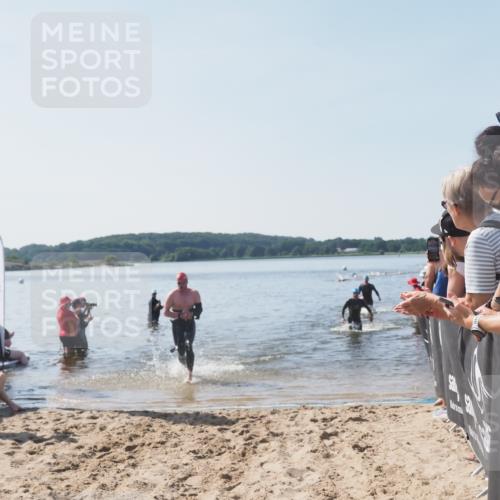 22.06.2025 - Viking Triathlon MichiJ http://msf.ph/oto/8063854 22.06.2025 10:26:14 Schwimmen 9, 526, 617 meine-sportfotos.de