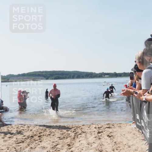22.06.2025 - Viking Triathlon MichiJ http://msf.ph/oto/8063856 22.06.2025 10:26:14 Schwimmen 9, 526, 617 meine-sportfotos.de