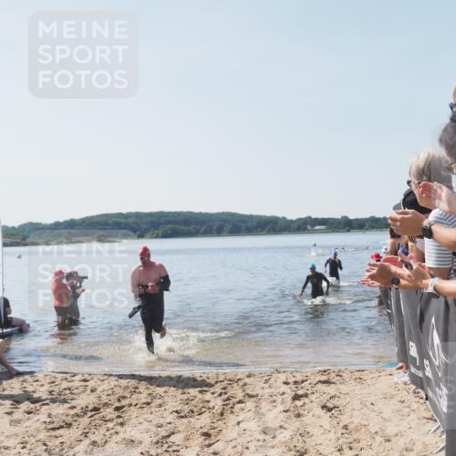22.06.2025 - Viking Triathlon MichiJ http://msf.ph/oto/8063859 22.06.2025 10:26:14 Schwimmen 9, 526, 617 meine-sportfotos.de