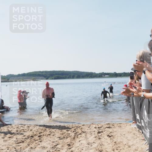 22.06.2025 - Viking Triathlon MichiJ http://msf.ph/oto/8063861 22.06.2025 10:26:14 Schwimmen 9, 526, 617 meine-sportfotos.de