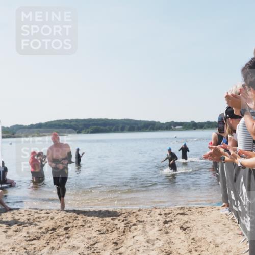 22.06.2025 - Viking Triathlon MichiJ http://msf.ph/oto/8063865 22.06.2025 10:26:15 Schwimmen 9, 526, 617 meine-sportfotos.de