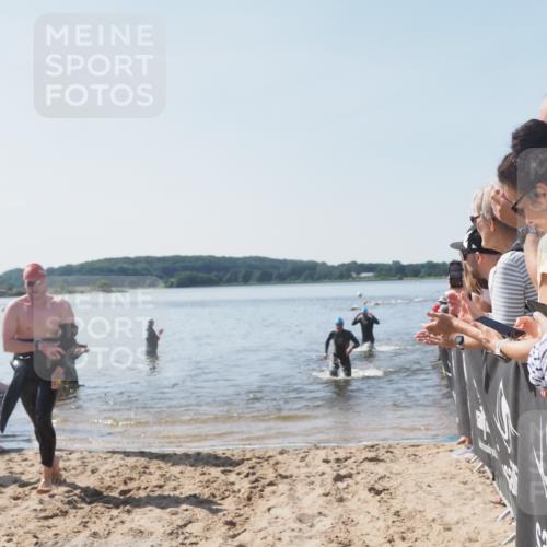 22.06.2025 - Viking Triathlon MichiJ http://msf.ph/oto/8063870 22.06.2025 10:26:16 Schwimmen 9, 526, 617 meine-sportfotos.de
