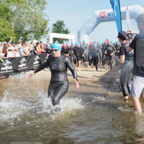 22.06.2025 - Viking Triathlon KatJ http://msf.ph/oto/8063871 22.06.2025 10:03:32 Schwimmen 25, 42, 58, 88, 179, 182, 221, 251, 324, 332, 434, 454, 556, 645, 659 meine-sportfotos.de