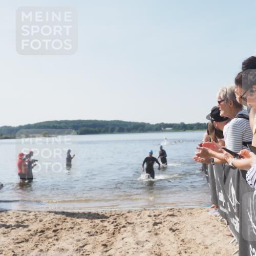 22.06.2025 - Viking Triathlon MichiJ http://msf.ph/oto/8063877 22.06.2025 10:26:16 Schwimmen 9, 526, 617 meine-sportfotos.de