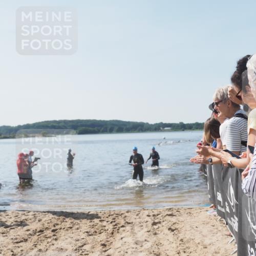 22.06.2025 - Viking Triathlon MichiJ http://msf.ph/oto/8063883 22.06.2025 10:26:17 Schwimmen 9, 526, 617 meine-sportfotos.de