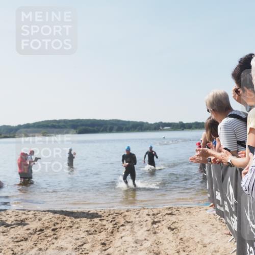 22.06.2025 - Viking Triathlon MichiJ http://msf.ph/oto/8063889 22.06.2025 10:26:18 Schwimmen 9, 526, 617 meine-sportfotos.de