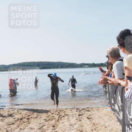 22.06.2025 - Viking Triathlon MichiJ http://msf.ph/oto/8063905 22.06.2025 10:26:20 Schwimmen 9, 526 meine-sportfotos.de
