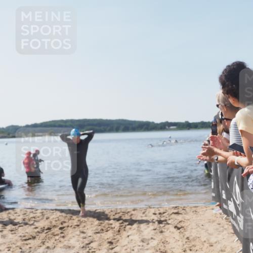 22.06.2025 - Viking Triathlon MichiJ http://msf.ph/oto/8063935 22.06.2025 10:26:24 Schwimmen 526 meine-sportfotos.de
