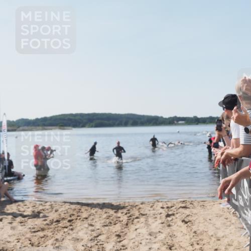 22.06.2025 - Viking Triathlon MichiJ http://msf.ph/oto/8063943 22.06.2025 10:26:49 Schwimmen 288, 610, 661 meine-sportfotos.de