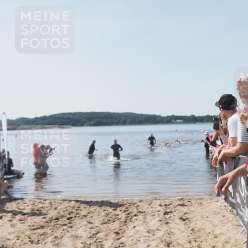 22.06.2025 - Viking Triathlon MichiJ http://msf.ph/oto/8063944 22.06.2025 10:26:49 Schwimmen 288, 610, 661 meine-sportfotos.de