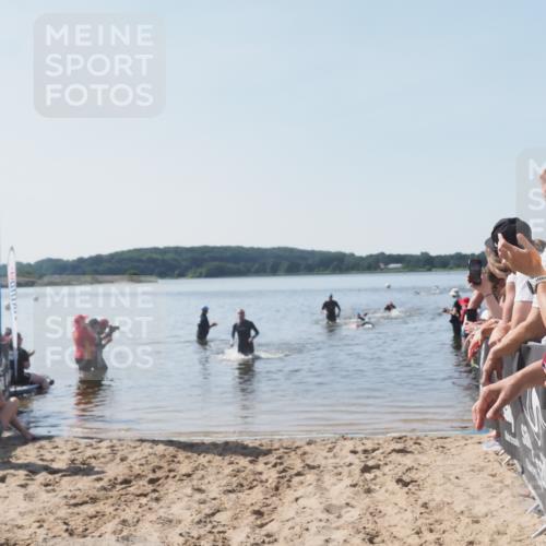 22.06.2025 - Viking Triathlon MichiJ http://msf.ph/oto/8063951 22.06.2025 10:26:50 Schwimmen 288, 610, 661 meine-sportfotos.de