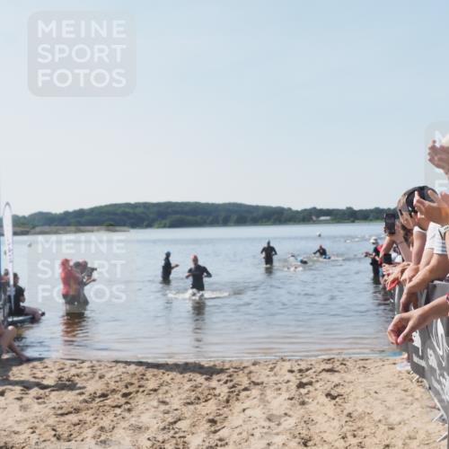 22.06.2025 - Viking Triathlon MichiJ http://msf.ph/oto/8063956 22.06.2025 10:26:50 Schwimmen 288, 610, 661 meine-sportfotos.de