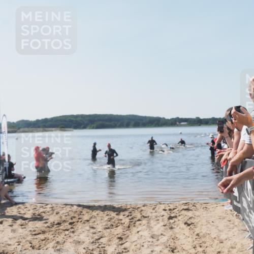 22.06.2025 - Viking Triathlon MichiJ http://msf.ph/oto/8063957 22.06.2025 10:26:51 Schwimmen 145, 288, 610, 661 meine-sportfotos.de