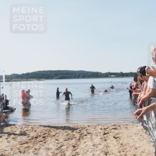 22.06.2025 - Viking Triathlon MichiJ http://msf.ph/oto/8063959 22.06.2025 10:26:51 Schwimmen 145, 288, 610, 661 meine-sportfotos.de