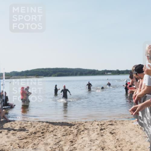22.06.2025 - Viking Triathlon MichiJ http://msf.ph/oto/8063961 22.06.2025 10:26:51 Schwimmen 145, 288, 610, 661 meine-sportfotos.de