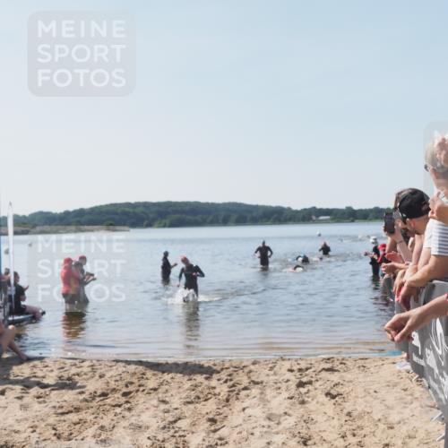 22.06.2025 - Viking Triathlon MichiJ http://msf.ph/oto/8063963 22.06.2025 10:26:51 Schwimmen 145, 288, 610, 661 meine-sportfotos.de