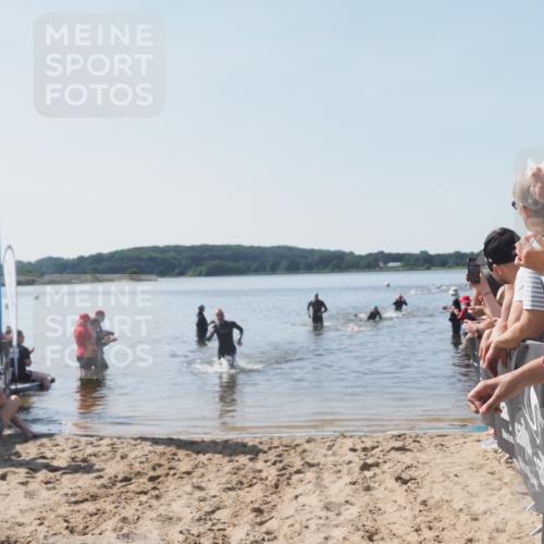 22.06.2025 - Viking Triathlon MichiJ http://msf.ph/oto/8063965 22.06.2025 10:26:52 Schwimmen 145, 288, 610, 661 meine-sportfotos.de