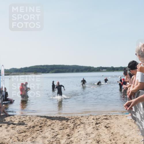 22.06.2025 - Viking Triathlon MichiJ http://msf.ph/oto/8063967 22.06.2025 10:26:52 Schwimmen 145, 288, 610, 661 meine-sportfotos.de