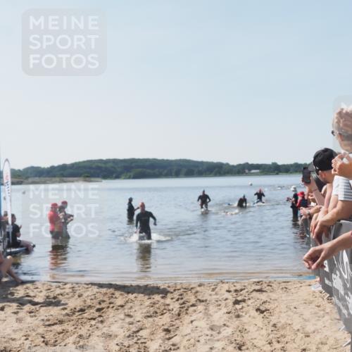 22.06.2025 - Viking Triathlon MichiJ http://msf.ph/oto/8063968 22.06.2025 10:26:52 Schwimmen 145, 288, 610, 661 meine-sportfotos.de