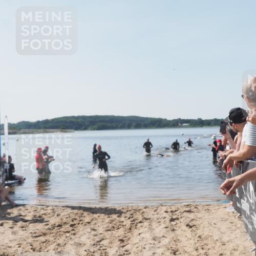 22.06.2025 - Viking Triathlon MichiJ http://msf.ph/oto/8063971 22.06.2025 10:26:52 Schwimmen 145, 288, 610, 661 meine-sportfotos.de