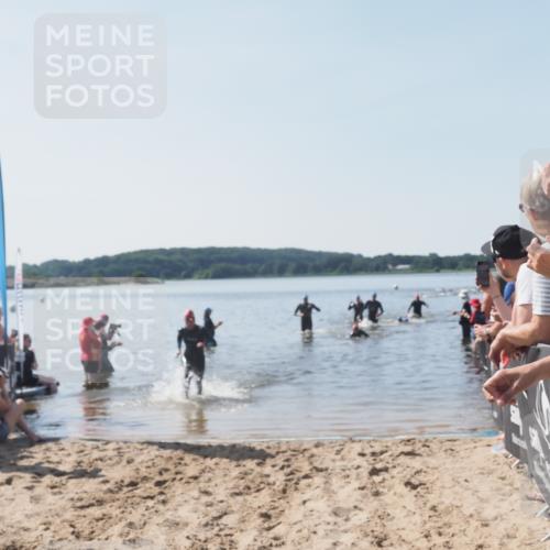 22.06.2025 - Viking Triathlon MichiJ http://msf.ph/oto/8063982 22.06.2025 10:26:54 Schwimmen 52, 145, 288, 610, 623, 661 meine-sportfotos.de