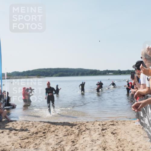 22.06.2025 - Viking Triathlon MichiJ http://msf.ph/oto/8063989 22.06.2025 10:26:55 Schwimmen 52, 81, 145, 288, 610, 623, 661 meine-sportfotos.de