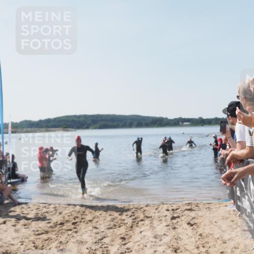 22.06.2025 - Viking Triathlon MichiJ http://msf.ph/oto/8063991 22.06.2025 10:26:55 Schwimmen 52, 81, 145, 288, 610, 623, 661 meine-sportfotos.de