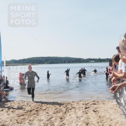 22.06.2025 - Viking Triathlon MichiJ http://msf.ph/oto/8063999 22.06.2025 10:26:56 Schwimmen 52, 81, 145, 288, 610, 623, 661 meine-sportfotos.de