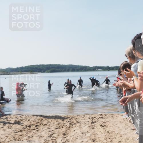 22.06.2025 - Viking Triathlon MichiJ http://msf.ph/oto/8064008 22.06.2025 10:27:01 Schwimmen 52, 81, 145, 288, 623, 661 meine-sportfotos.de