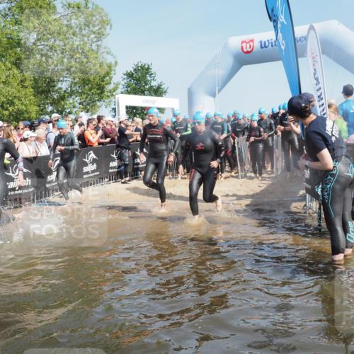 22.06.2025 - Viking Triathlon KatJ http://msf.ph/oto/8064011 22.06.2025 10:03:49 Schwimmen 26, 77, 108, 157, 296, 383, 396, 451, 456, 495, 648 meine-sportfotos.de