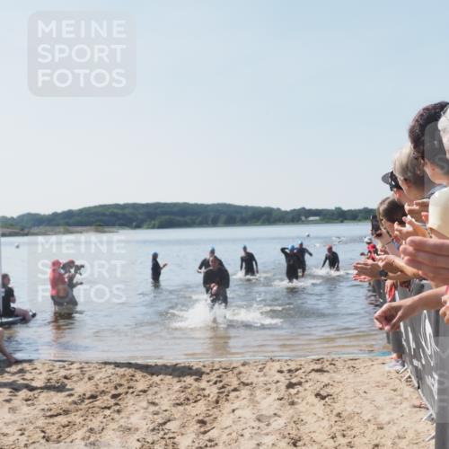 22.06.2025 - Viking Triathlon MichiJ http://msf.ph/oto/8064012 22.06.2025 10:27:01 Schwimmen 52, 81, 145, 288, 623, 661 meine-sportfotos.de