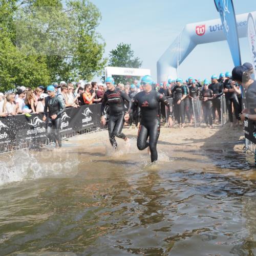 22.06.2025 - Viking Triathlon KatJ http://msf.ph/oto/8064020 22.06.2025 10:03:49 Schwimmen 26, 77, 108, 157, 296, 383, 396, 451, 456, 495, 648 meine-sportfotos.de